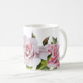 Rosas escultóricos en una taza clásica