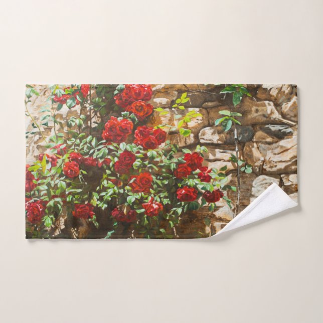 Rosas Rojas Contra un Muro de Piedra (Toalla de mano)