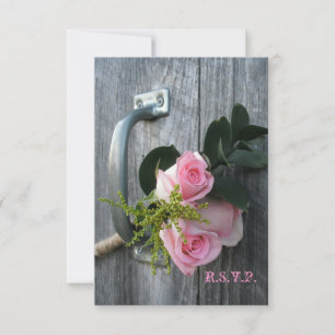 Rosas rosados y Barnwood que casan RSVP