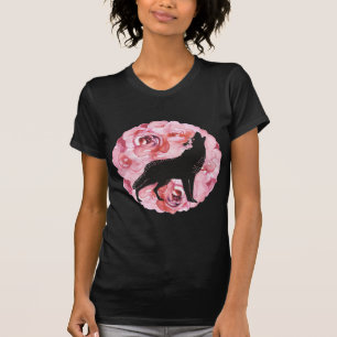 Rosas rosados y camisa negra del lobo del grito