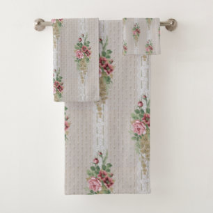 Rosas rosas rosadas y encaje blanco de la victoria