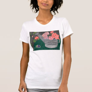 Rosas y la camisa de la regadera de Julia Hanna