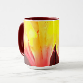 Rostros en una taza de embudo