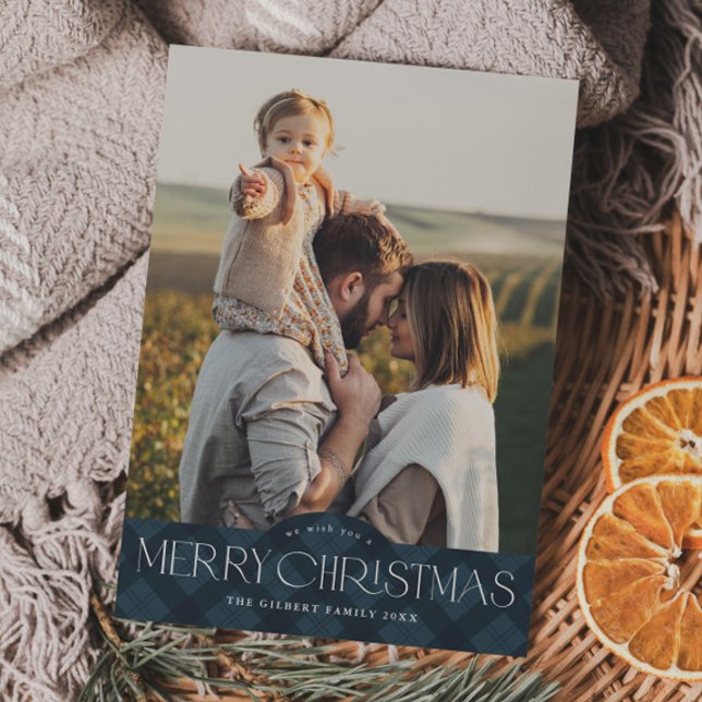 Roto azul de la Marina Rusa 2 foto Feliz Navidad (Rustic navy blue plaid 2 photo Christmas holiday card.)