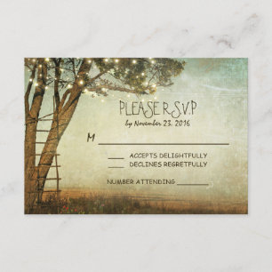 RSVP de boda de árboles antiguos y luces de cuerda