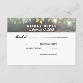 RSVP de bodas con luces de madera rusticas
