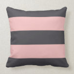 Rubor y almohada de rayas grises<br><div class="desc">Las amplias rayas de color rosa y azul gris son un acento moderno y precoz para la decoración de tu casa. Par con patrones más audaces para una mezcla elegante y estilo de tendencia.</div>