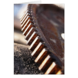 Rueda vieja oxidada del diente