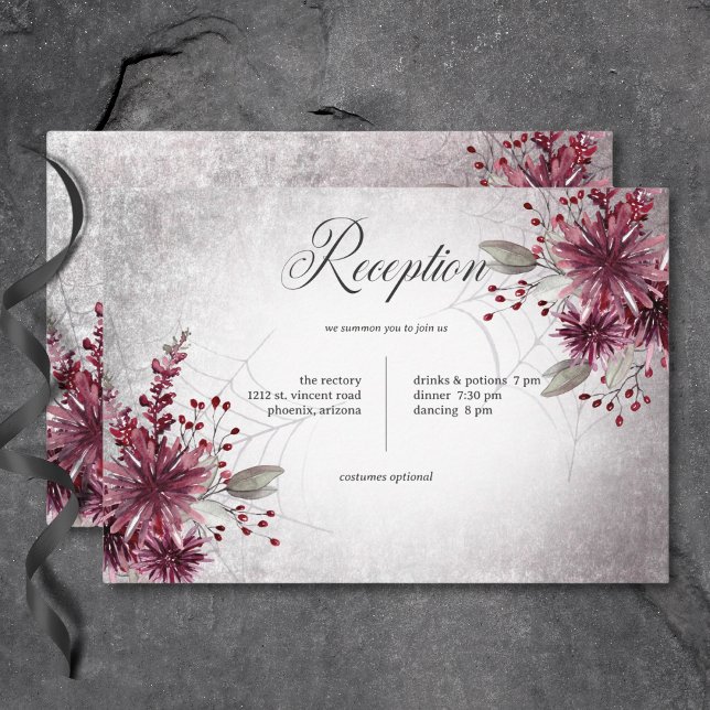 Rústica recepción gótica negra y borgoñona de Hall (Rustic Gothic Black & Burgundy Halloween Reception Enclosure Card)