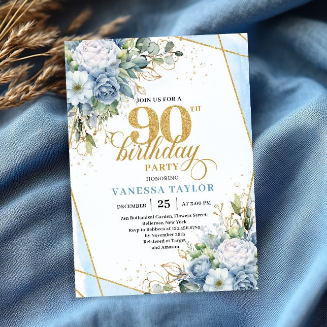 Rustico Polvo Azul Cumpleaños 90 Invitación Floral (Rustic Dusty Blue 90th Birthday Floral Script Invitation

)