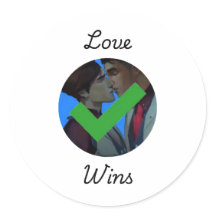 S1 Jayvik Love Wins Pegatina