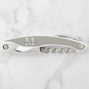 Sacacorchos Elegante Script Evergreen Fog Monogram Kitchen