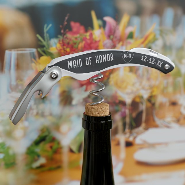 Sacacorchos Favor de boda rústico en negro y blanco (Something useful for your Maid of Honor or any member of your bridal party. Add their name and date)