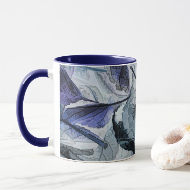 Sale el invierno en la taza azul y gris (Con donut)
