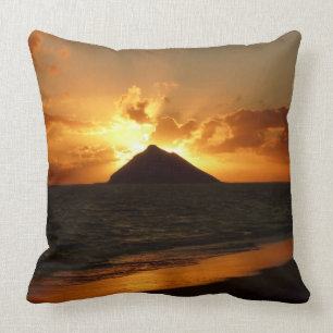 Salida del sol de Hawaii en la almohada de tiro de