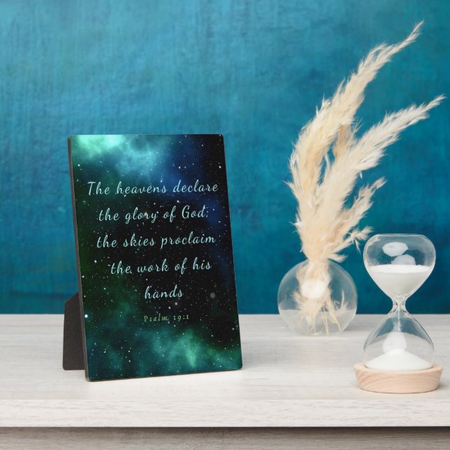 Salmo 19:1 Los cielos declaran la placa de la glor (Lado)