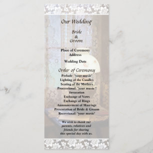 Salón Con Programa De Matrimonio Con Lámparas De H