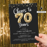 Saludos a 70 años de la invitación al Confeti de g<br><div class="desc">Celebra un 70 cumpleaños con estas elegantes y festivas invitaciones de fiesta con el título CHEERS TO 50 YEARS con falsos números de globos metálicos de oro y tipografía de escritura moderna y confeti en tu elección de color de fondo (mostrado en negro). ASISTENCIA: Para obtener ayuda con la modificación...</div>