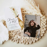 Saludos a la 40° Invitación fotográfica de cumplea<br><div class="desc">¡Saludemos a los 40! Invitación a la foto del cumpleaños. Diseñado con una hermosa acuarela,  botella de champán dorado. La mayoría de las letras son modificables. Artículos coincidentes en el diseño del Fiesta Cava de nuestra tienda.</div>