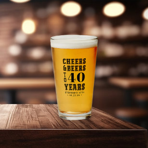 Saludos y cervezas a 40 años cualquier cumpleaños 