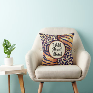 ¡Salvaje por Mimi! Cojín decorativo de regalo de l