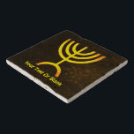 Salvamanteles Menorah Flame<br><div class="desc">Una representación digital dorada y marrón de la menorah judía de siete ramificaciones (hebreo: מְ נ וֹ רָ ). Añade tu propio texto. La menorah de siete ramas, utilizada en el santuario portátil establecido por Moisés en el desierto y más tarde en el Templo en Jerusalén, ha sido un símbolo...</div>
