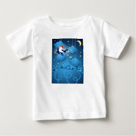 Santa se acerca la camiseta del bebé