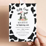 Santo Vaca Soy Chica de Vaca Primer Día Invitación<br><div class="desc">¡Celebra a tu bebé con Holy Cow,  soy Chica de una vaca,  primer cumpleaños! El diseño es perfecto para cualquier ducha de bebé,  y viene con etiquetas a juego para compartir las noticias felices.</div>