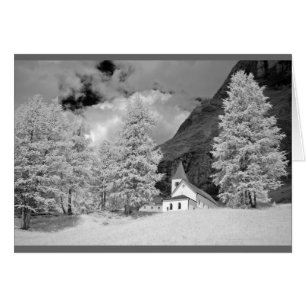 Santuario de Santa Croce en los Dolomitas, Italia