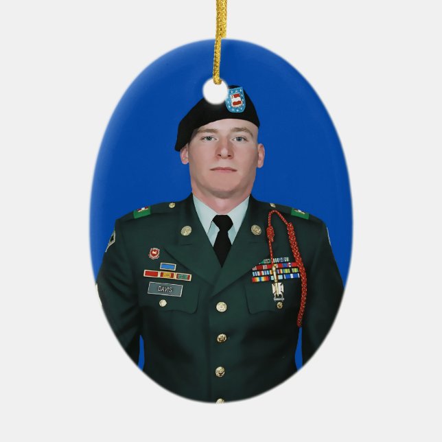 Sargento. En el ornamento uniforme (Frente)