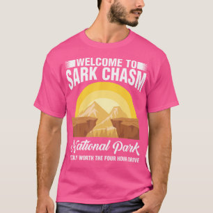 Sark Chasm Sarcasm Pun Camisetas divertidas Campin