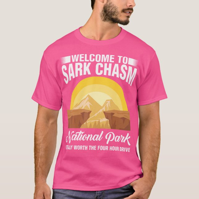 Sark Chasm Sarcasm Pun Camisetas divertidas Campin (Anverso)