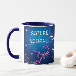 Saturn en taza del escorpión