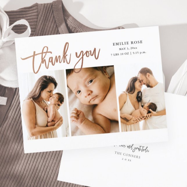 Script de presupuesto 3 Foto Tarjeta de agradecimi (Modern rose gold script lettering 3 photo baby thank you card brith announcement.)