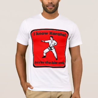 Sé la camiseta chistosa de la actitud del karate