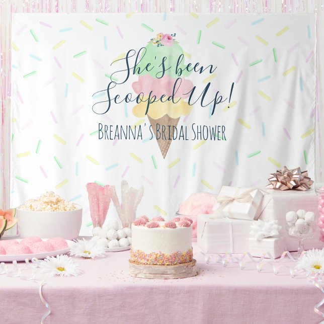 Se le ha escogido el tapiz del helado (She's Been Scooped Up Personalized with Name Party Bridal Shower Backdrop | Green Pink Yellow)