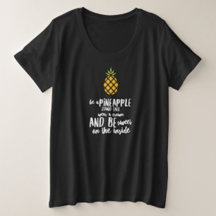 Sé Una Camiseta Oscura Básica De Piña Más Tamaño
