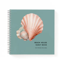 Sea Green con el libro de invitados de Shell Beach