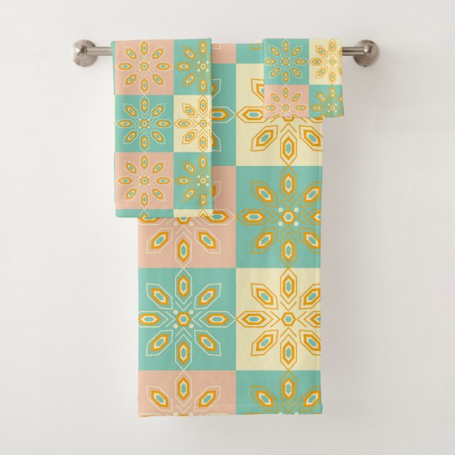 Seamless pattern with geometric floral motifs (In situ)