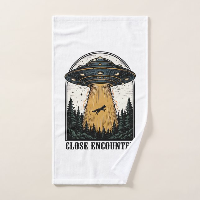 Secuestro de bosque alienígena grabado vintage de  (Toalla de mano)