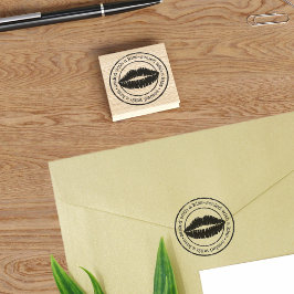 Sellado con un sello de goma de 2" de Kiss