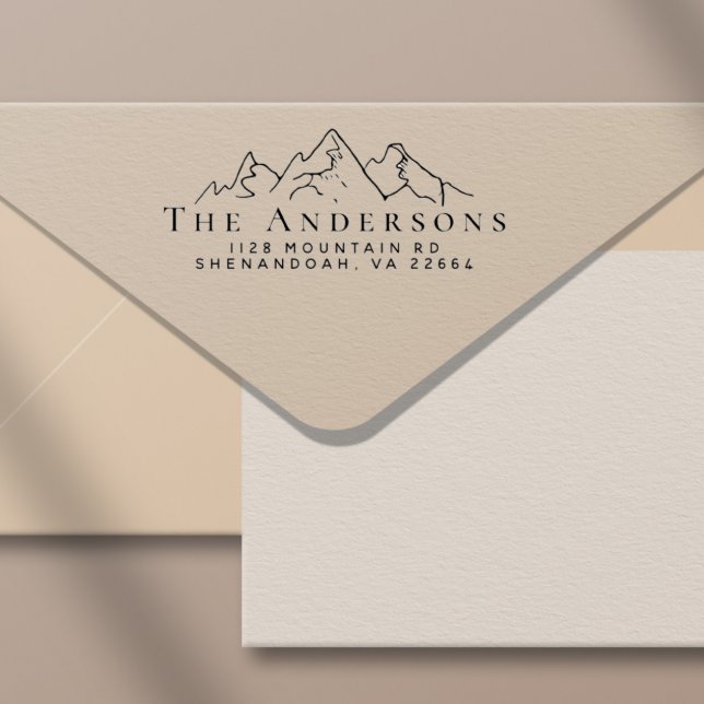 Sello Automático Dirección de devolución de nombre de familia de mo (Embrace the allure of the mountains and celebrate your love for the outdoors)