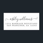 Sello Automático Elegante nombre de escritura caligráfica Dirección<br><div class="desc">Sello de tinta automática con nombre de dirección de devolución simple moderno y elegante con su nombre en caligrafía de escritura a mano elegante y tipografía moderna. Simplemente agregue su nombre y dirección a todos los sobres de sus invitaciones. Diseñado exclusivamente para usted por Happy Dolphin Studio. Si necesita ayuda...</div>