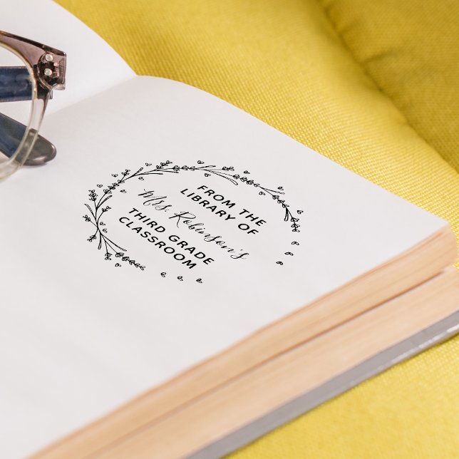 Sello Automático Guirnalda De Verdor Personalizada From The Library (From The Library Of Personalized Greenery Wreath Self-inking Stamp)