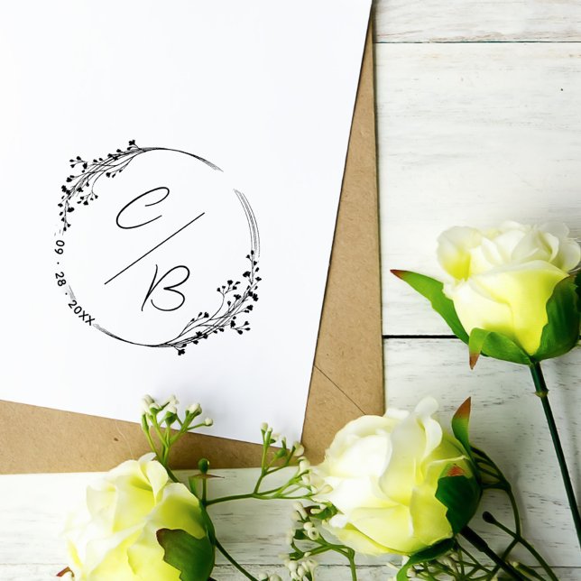 Sello Automático Iniciales de guirnalda floral y Boda de fechas (Subtle wildflowers wreath elegant monograms save the date wedding stamp)