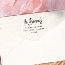 Nombre de familia y dirección de devolución de la 