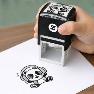 Sello Automático Panda feliz con auriculares escuchando música.