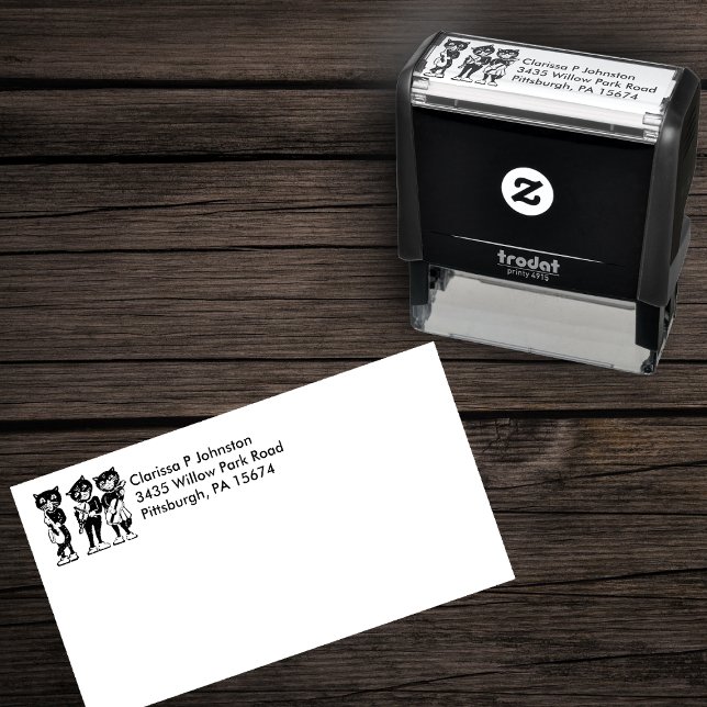 Sello Automático Tres gatos negros zapatos blancos tocando música (Three cat musicians playing musical instruments on self inking return address stamp.)