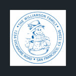 Sello Automático Vintage Christmas Snowman Round Return Address<br><div class="desc">Navidades familia vuelta dirección sellado por sí mismo con tu nombre y dirección en tipografía elegante de tinta azul con una imagen de muñeco de nieve de la Navidad pintada a mano. Simplemente agrega tu nombre y dirección. Diseñado exclusivamente para usted por Happy Dolphin Studio. Si necesita ayuda o productos...</div>