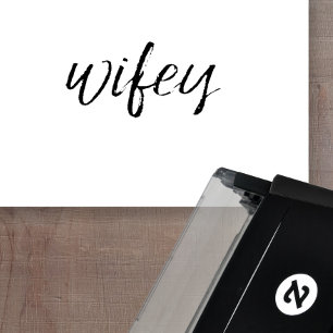 Sello Automático Wifey - Brillante caligrafía negra para la novia
